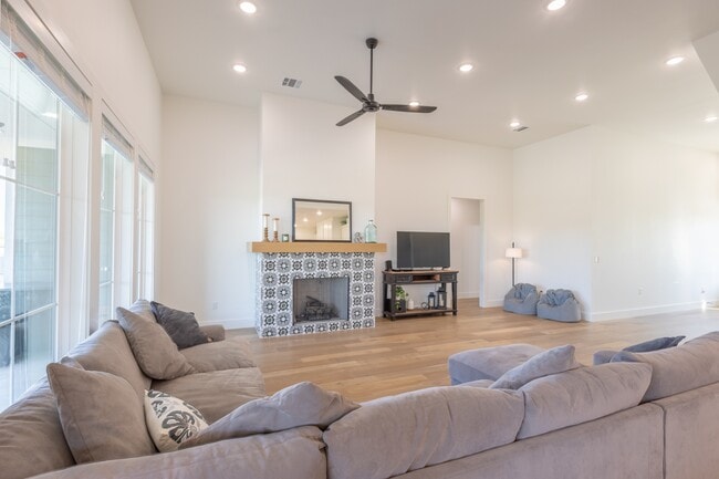 Building Photo - 4324 Cedar Creek Rd