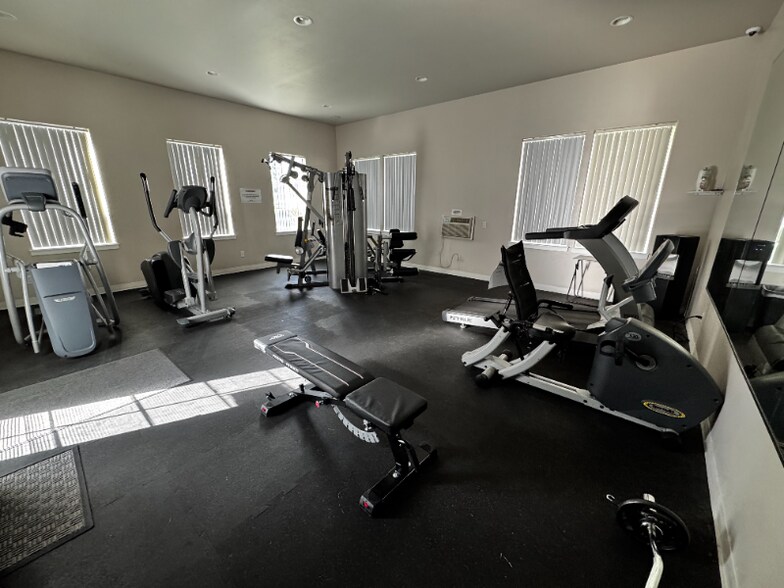 Building Photo - 22855 E Country Vista Dr