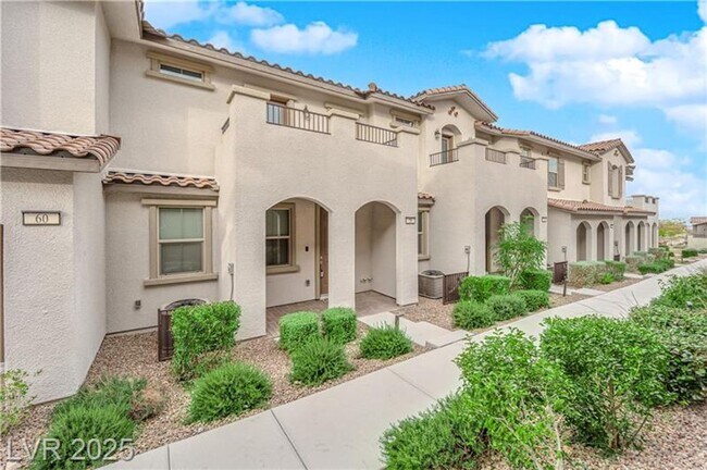 Building Photo - GORGEOUS FURNISHED TOWNHOME IN SUMMERLIN!!!