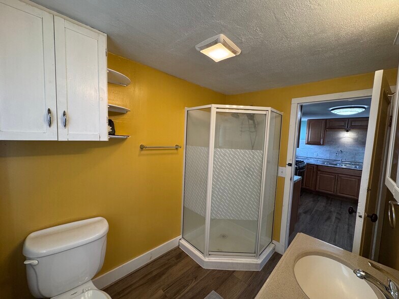 Building Photo - 11 Lincoln Ave