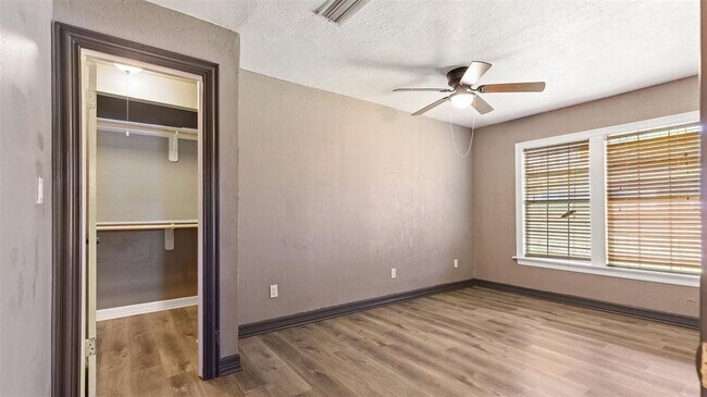 Building Photo - 7425 Gonzales St