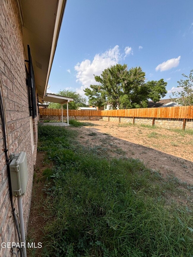 Building Photo - 10960 Ernie Banks Dr