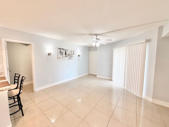 Building Photo - 150 Santa Clara Dr