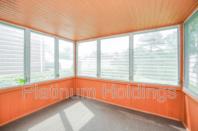 Building Photo - 13790 Cedar Rd