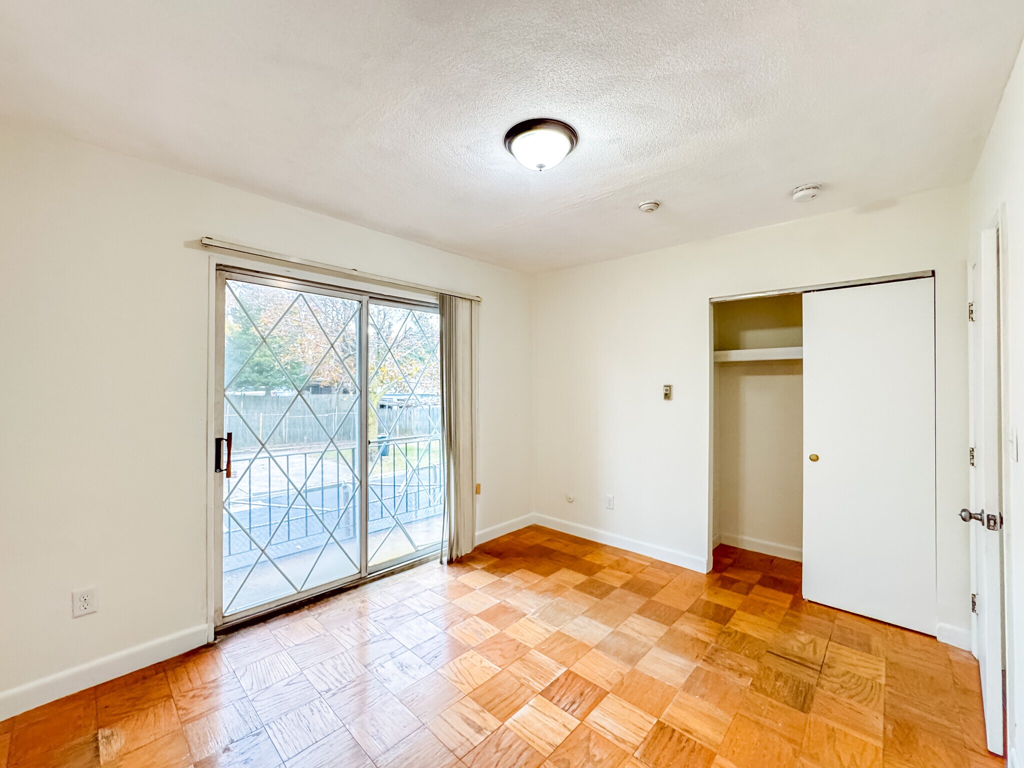 Building Photo - 11 Hodges Ave