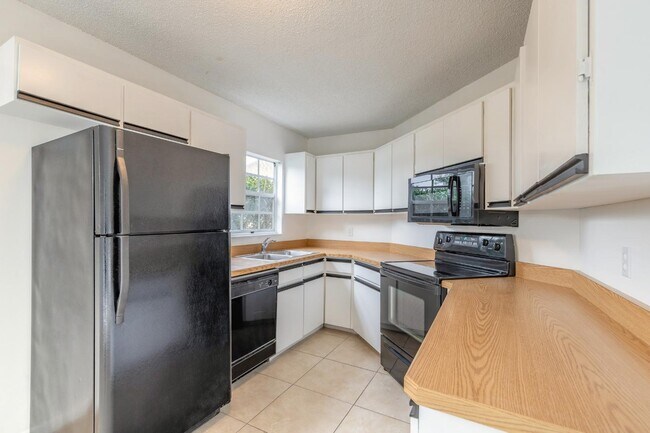 Building Photo - 91 Wellwood Ln