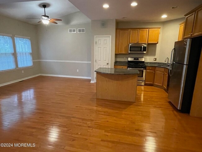Building Photo - 86 Windward Drive