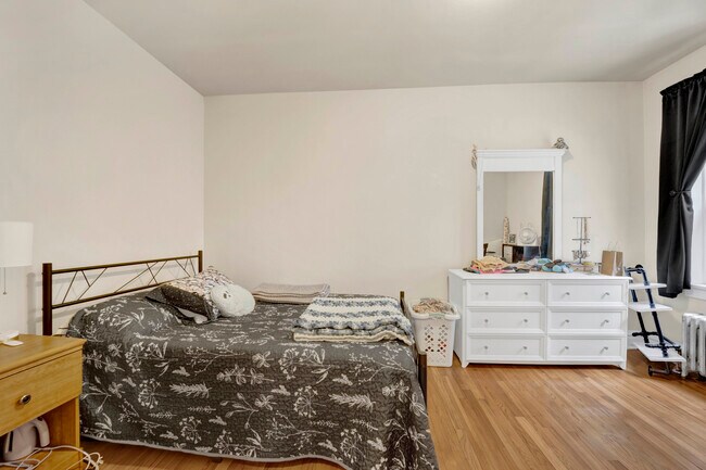 Building Photo - 2959 N Damen Ave