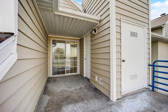 Building Photo - Crosspointe (1458)