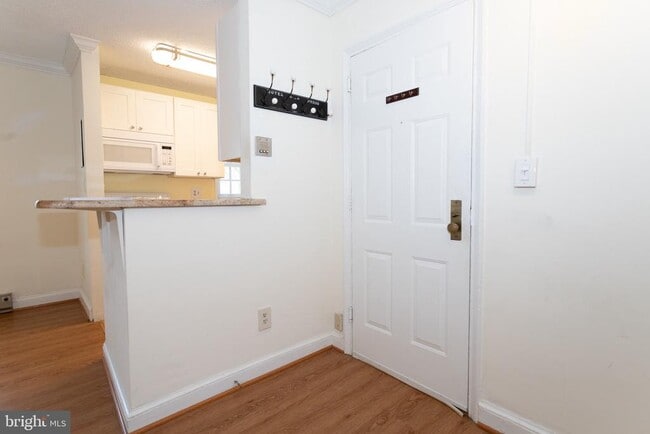 Building Photo - 1612 W Abingdon Dr