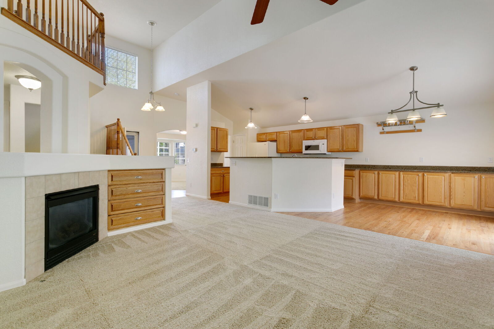 Building Photo - 4-Bedroom Home with Main-Level Suite, Gran...