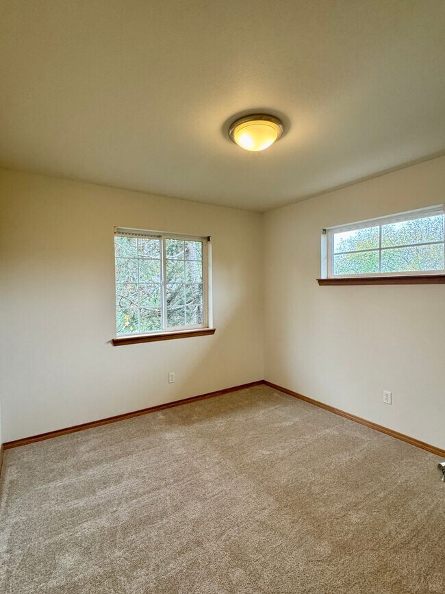 Building Photo - desirable Driftwood Keys daylight rambler....