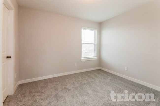 Building Photo - 2549 Dulaney Dr