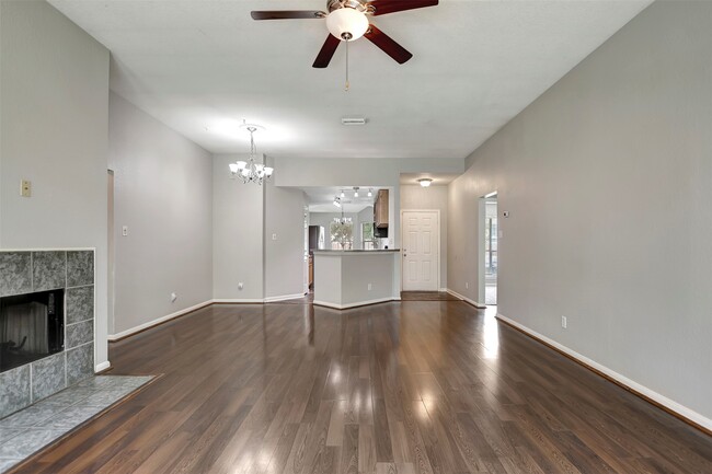Building Photo - 1930 Greenbriar Colony Dr