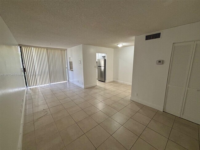 Building Photo - 17011 N Bay Rd