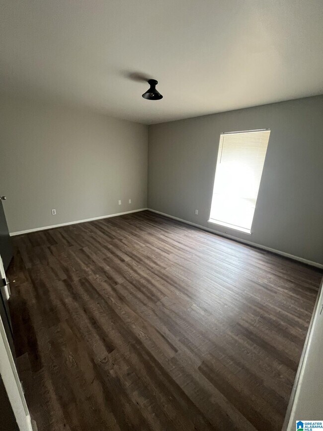 Building Photo - 1340 32nd St S