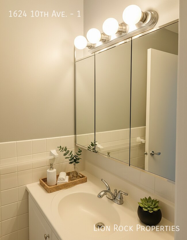 Building Photo - 1624 10th Ave