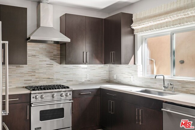 Building Photo - 1745 S Barrington Ave