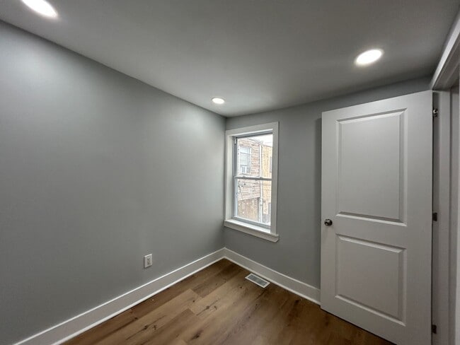Building Photo - 1049 Mercy St