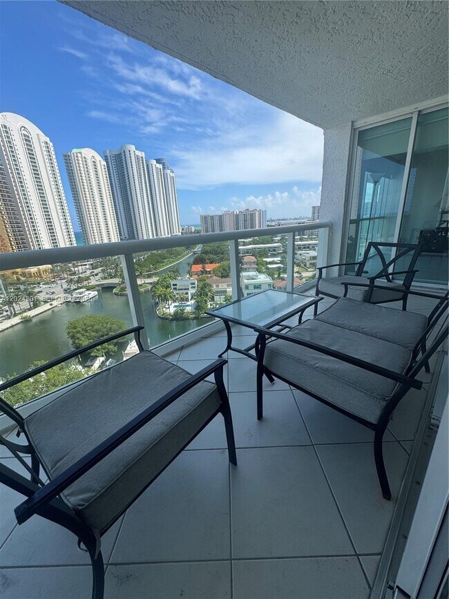 Building Photo - 16400 Collins Ave