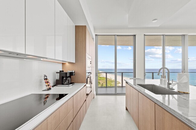 Building Photo - 3100 N Ocean Dr