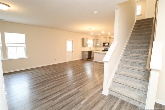 Building Photo - 123 Glen Clova Dr