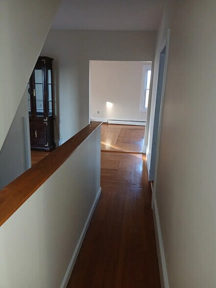 Building Photo - 35 Fairview St