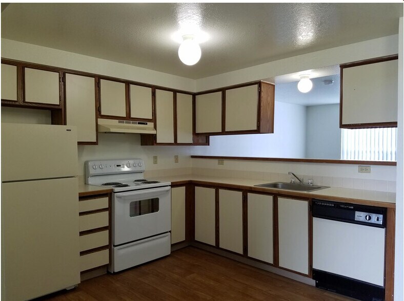 Parkway Commons 875 W Meadowbrook Expy Salt Lake City UT 84123