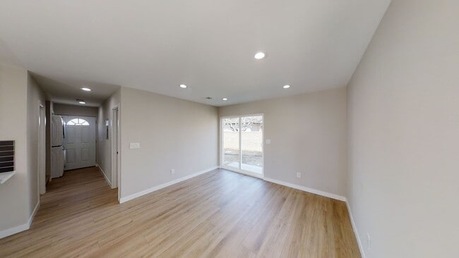 Building Photo - NEW (2022) 4BD/2BA