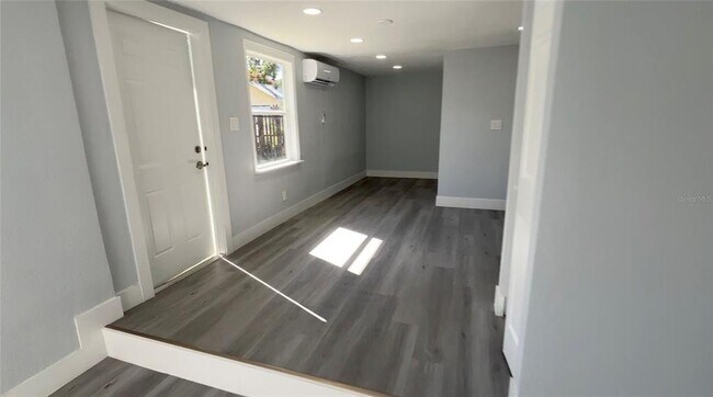 Building Photo - 2105 N Allendale Ave