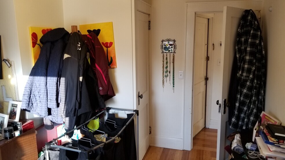 Building Photo - 61 Hillcrest Blvd