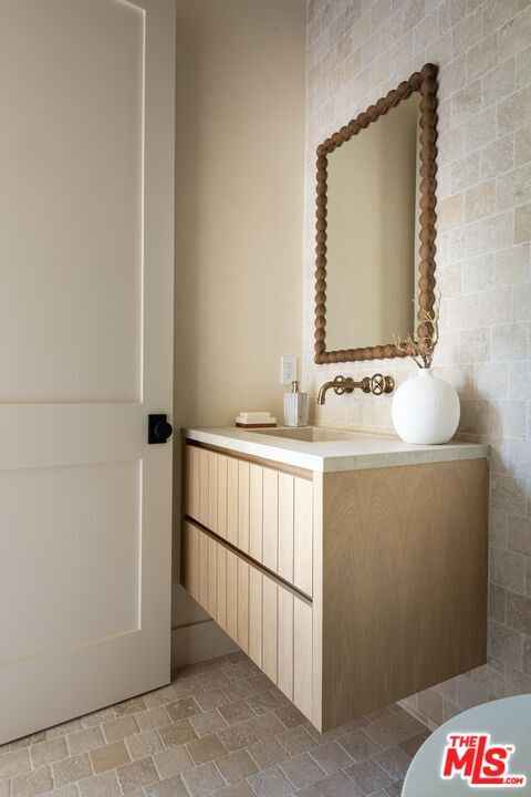 Building Photo - 11748 La Maida St