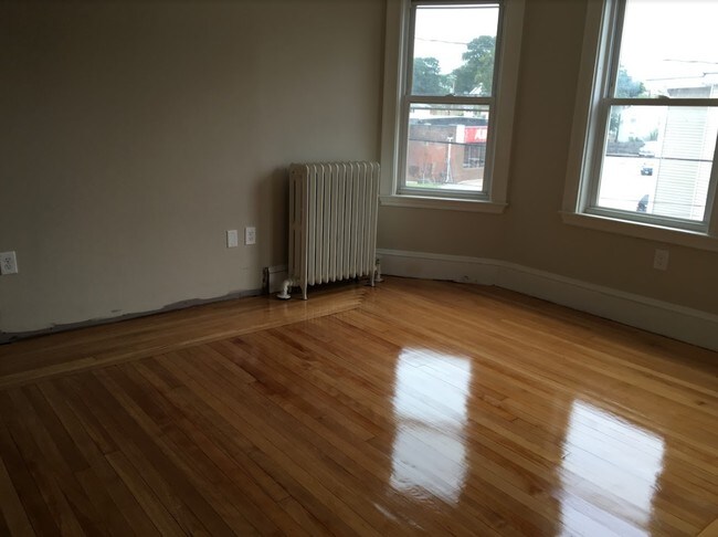 Building Photo - 295-297 Washington St. #295