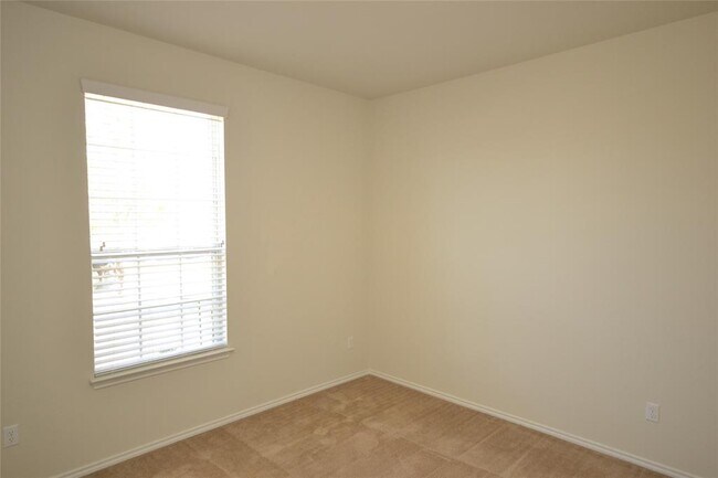 Building Photo - 104 Sierra Mar Lp