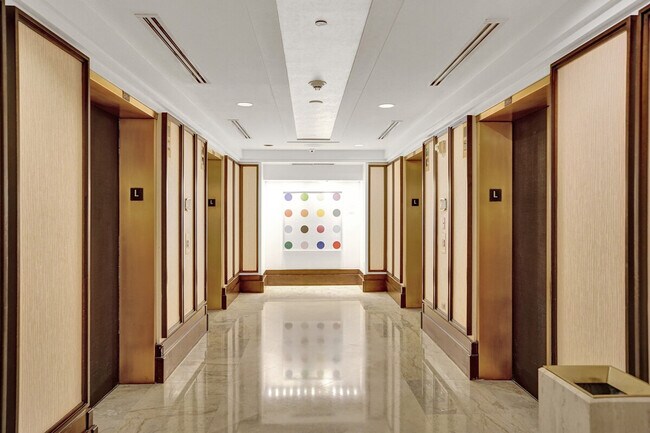 Building Photo - 4401 Collins Ave