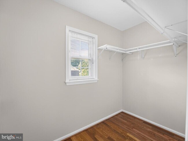 Building Photo - 7740 Bristol Square Ct