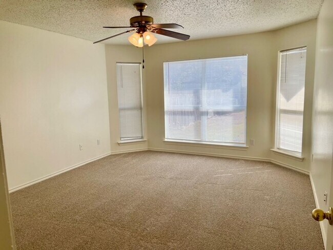 Building Photo - Nice Single Story Home in Crowley