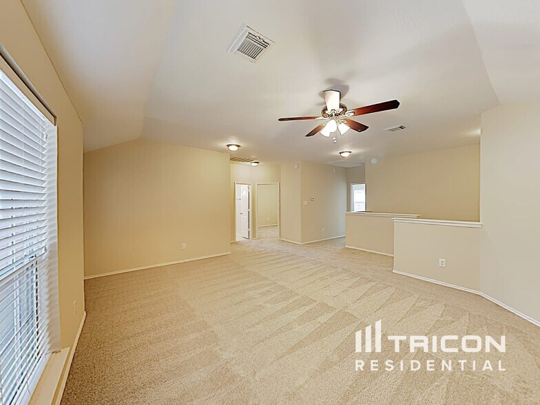 Building Photo - 9715 Haleys Comet Cir