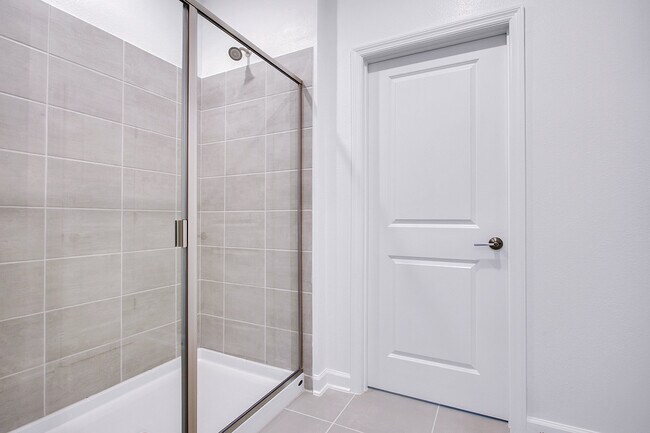 Building Photo - 5640 Vinyasa Rd