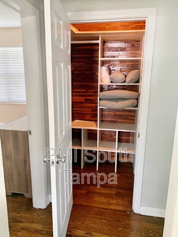 Building Photo - 701 S 26th St