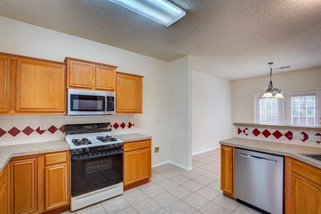 Building Photo - 4717 Woodhaven Ln