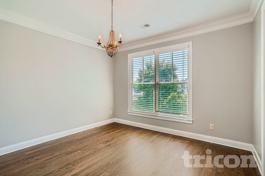 Building Photo - 1893 Skybrooke Ln