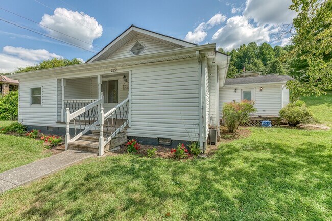 Building Photo - 222 Hulen Ave