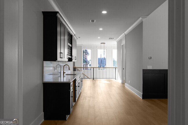 Building Photo - 407 Thunder Rd