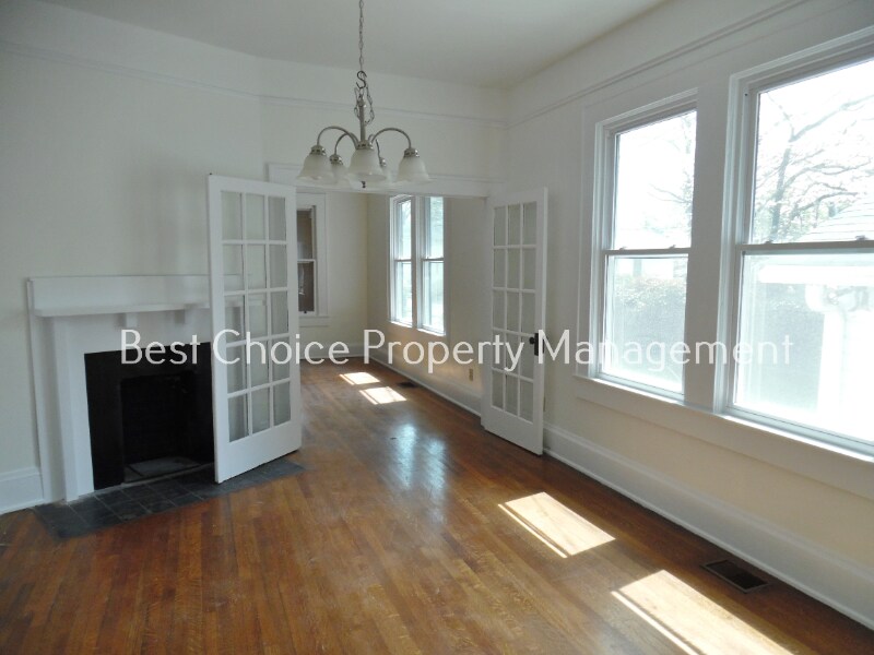 Building Photo - 1903 S-4-359