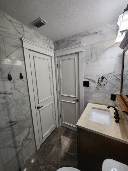 Building Photo - 15506 Red Pine Ridge Way