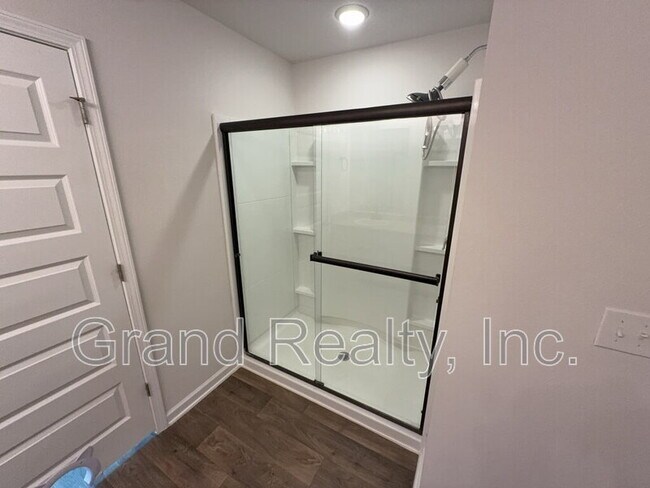 Building Photo - 5520 Lancelot Trl