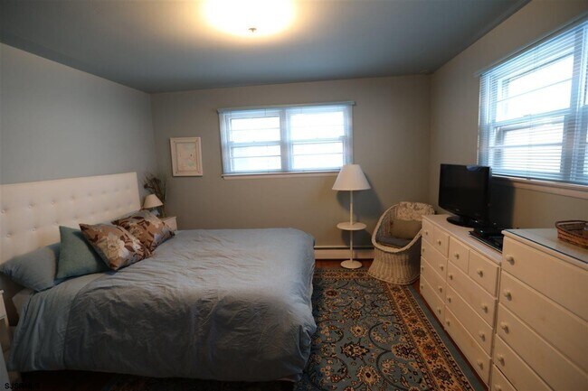 Building Photo - 14 S Swarthmore Ave