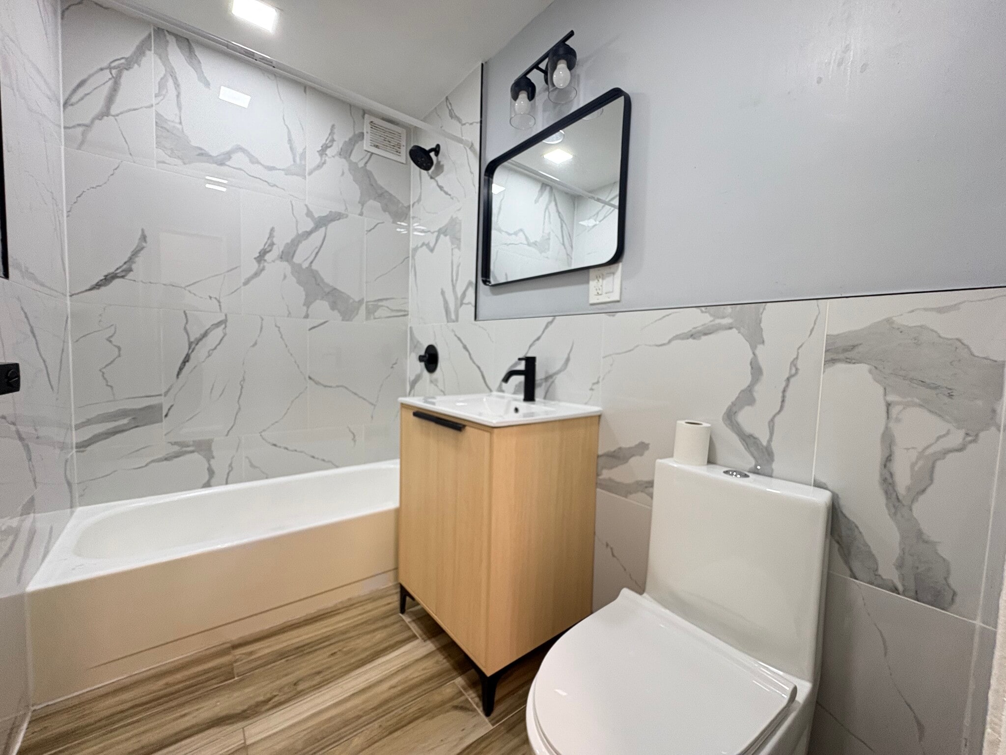 117 Wade St 2F - 124 Wade St