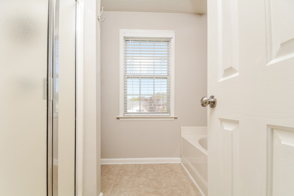 Building Photo - 313 Alder Ln